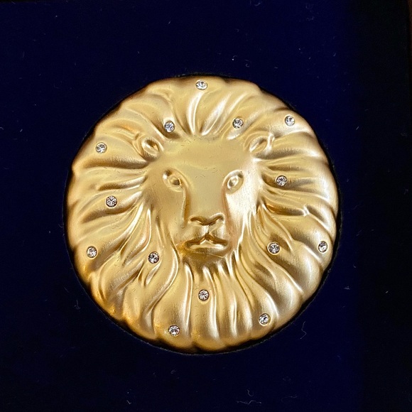 SALE🤪Estée Lauder Ltd Ed. Leo Zodiac Compact 2013